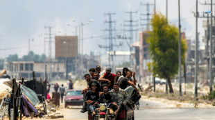 Israel expande opera&ccedil;&otilde;es em Gaza enquanto crescem os apelos pelo fim da guerra