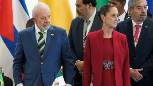 Líderes latinos prometem união frente a guerra comercial dos EUA