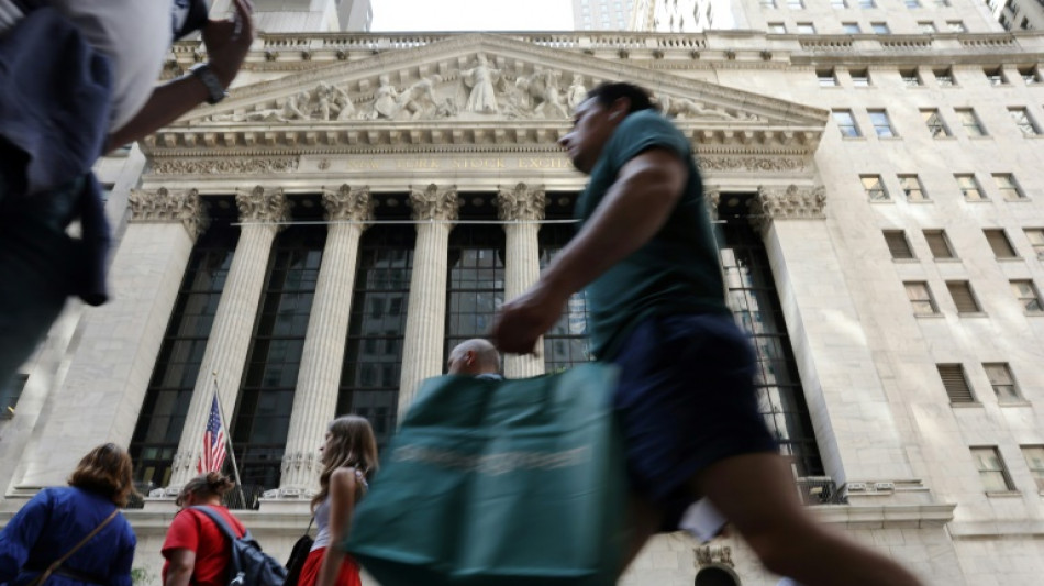 Wall Street ouvre en hausse apr&egrave;s une semaine n&eacute;gative