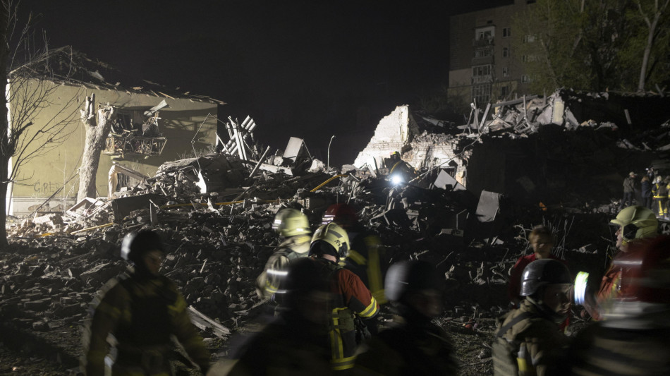 Ucraina, nel raid russo su Kiev almeno 9 i morti e 63 i feriti
