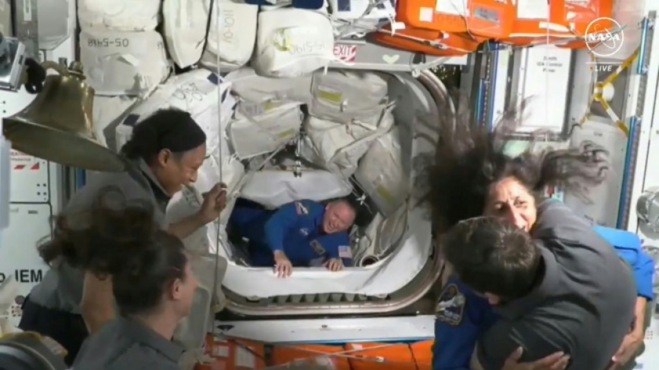 Les premiers astronautes transport&eacute;s par le vaisseau Starliner de Boeing arriv&eacute;s dans l'ISS