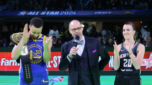 Geschlechterkampf der Dreier-Stars: Curry schl&auml;gt Ionescu
