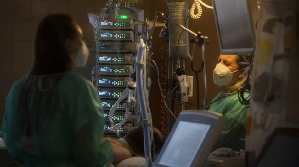 Studie bescheinigt populistisch regierten Staaten h&ouml;here Corona-Sterblichkeit