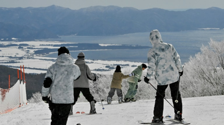 A Fukushima, les charmes de la neige contre les stigmates du nucl&eacute;aire