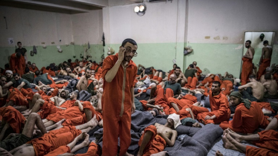 Al menos 18 miembros de las fuerzas kurdas mueren en un ataque del EI contra una prisi&oacute;n siria