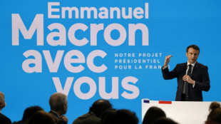 Macron promete una Francia "m&aacute;s independiente" en el mundo si es reelegido
