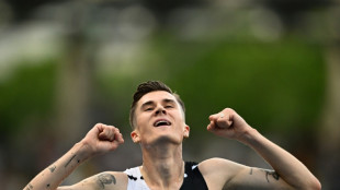 Ingebrigtsen sets new world record for rarely-run 2-mile event