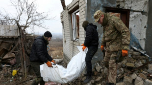 Dans l'est de l'Ukraine, la d&eacute;licate collecte des corps de soldats