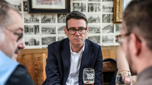 Novo primeiro-ministro brit&acirc;nico anuncia medidas de apoio aos pubs