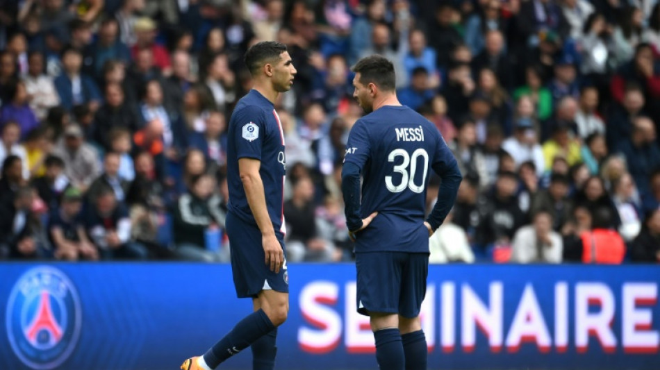 L&iacute;der PSG perde em casa para o Lorient (3-1); Angers &eacute; rebaixado