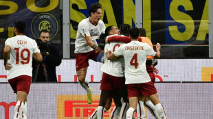 Roma's Smalling piles misery on struggling Inter