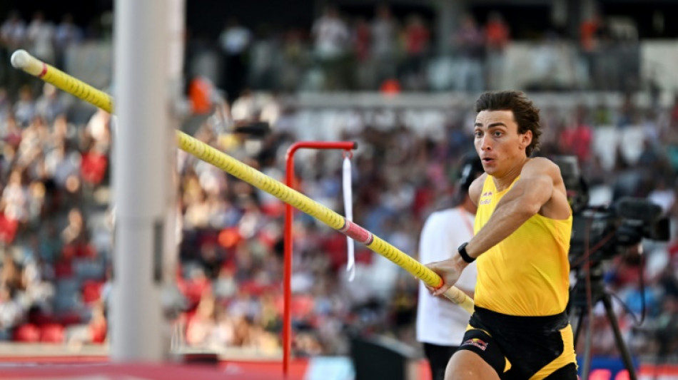 Athl&eacute;tisme: le perchiste Armand Duplantis porte son record du monde &agrave; 6,29 m