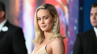 Equipo de superhero&iacute;nas batalla tiempos inciertos en "The Marvels"