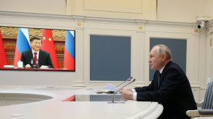 Putin dice a Xi que quiere reforzar la cooperaci&oacute;n militar ruso-china