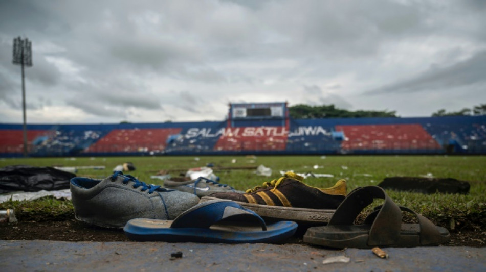 Indonesia probes elite officers over stadium disaster
