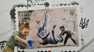 Ukraine gibt zum Jahrestag des russischen &Uuml;berfalls Banksy-Briefmarke heraus
