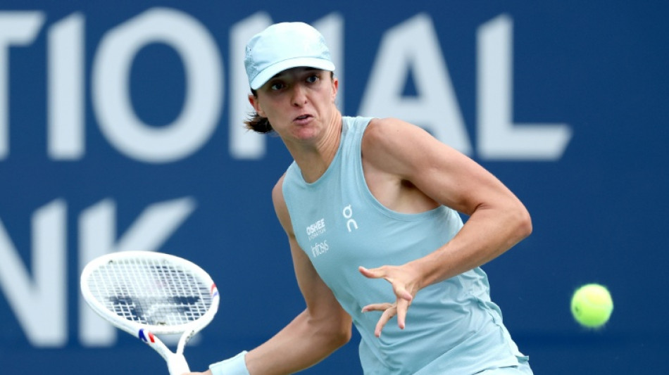 Swiatek races past Shnaider into Toronto semi-finals
