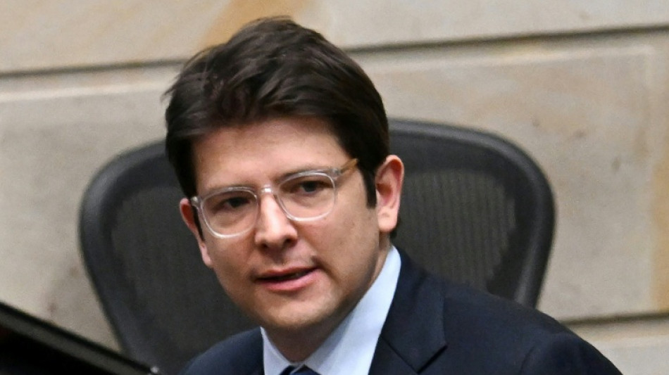 Pr&eacute;-candidato baleado na Col&ocirc;mbia passa por cirurgia de emerg&ecirc;ncia por sangramento cerebral