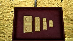 Ouro tem cotação recorde e supera 3.500 dólares