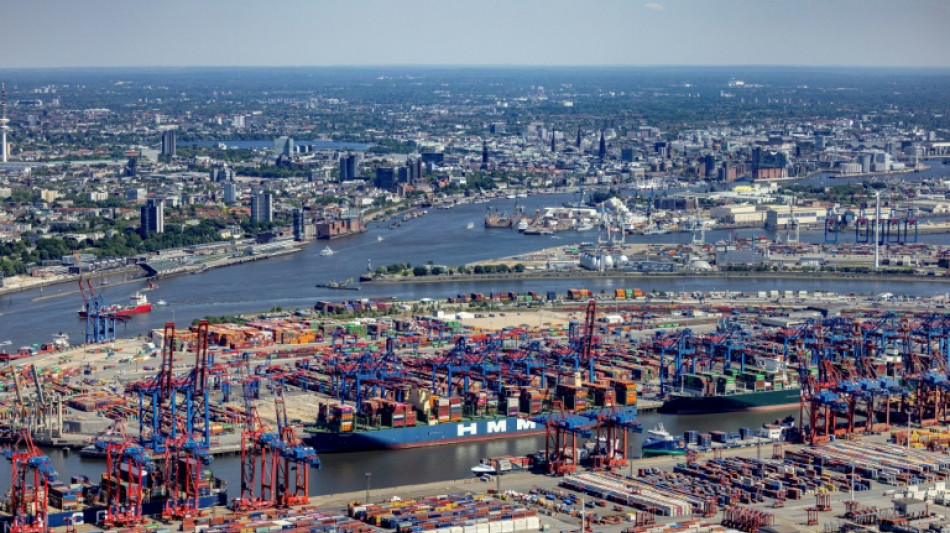 Ein Toter und zwei Schwerverletzte bei Kollision von Bus und Rangierlok in Hamburg