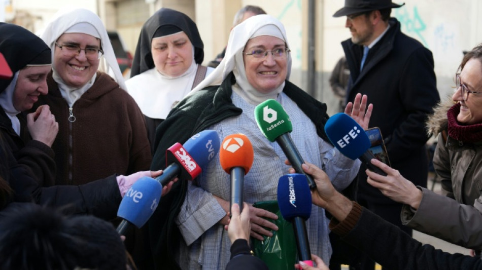 Dos monjas españolas excomulgadas, detenidas por presuntamente vender obras de la Iglesia