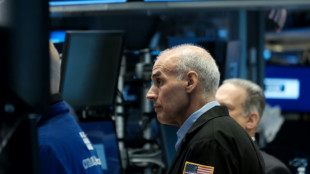 Wall Street ouvre en hausse la derni&egrave;re s&eacute;ance d'une semaine positive