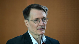 Kompetenzen f&uuml;r Pflegende und Suizidpr&auml;vention: Kabinett beschlie&szlig;t Gesetzentw&uuml;rfe