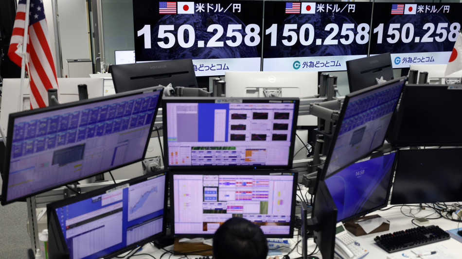 Borsa: l'Asia debole in scia a Wall street, gi&ugrave; Hong Kong