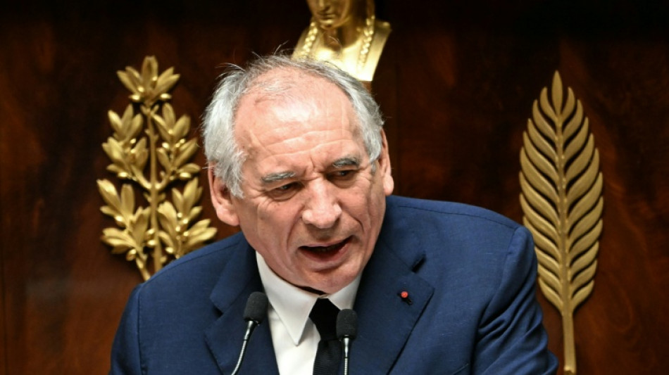 Parlamento derruba o segundo governo da Fran&ccedil;a em nove meses