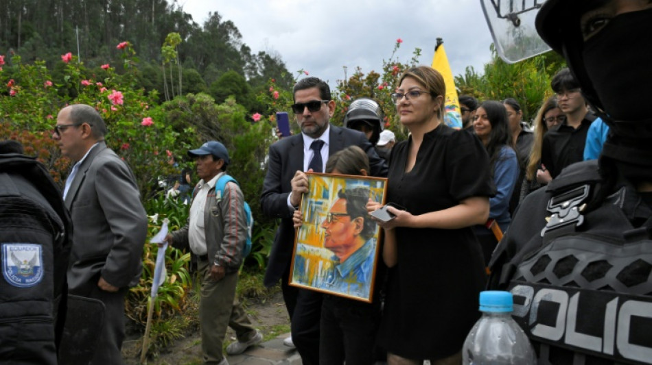 Equateur: la famille du candidat assassin&eacute; porte plainte contre le gouvernement