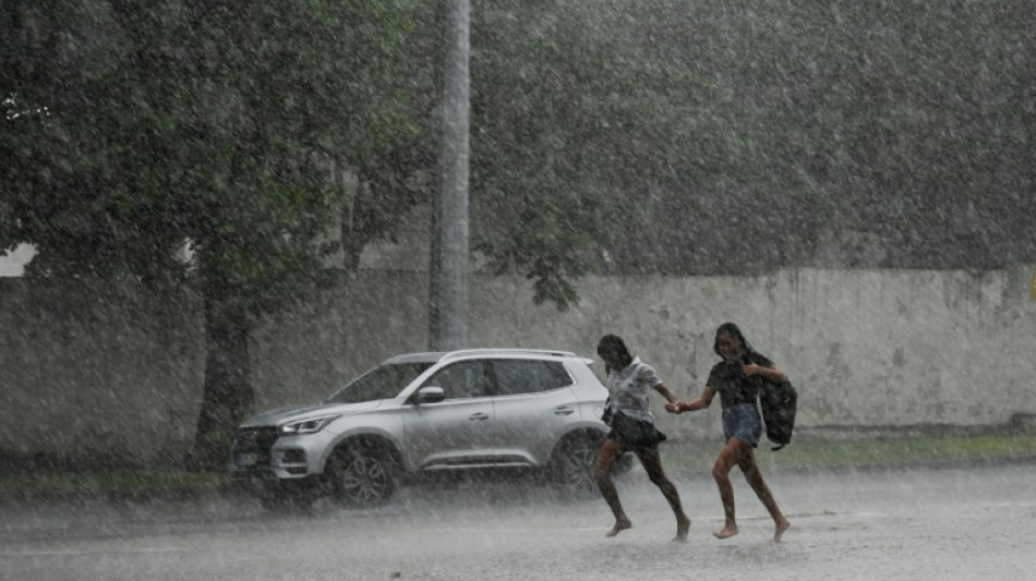 El "extremadamente peligroso" hurac&aacute;n Milton toca tierra en Estados Unidos