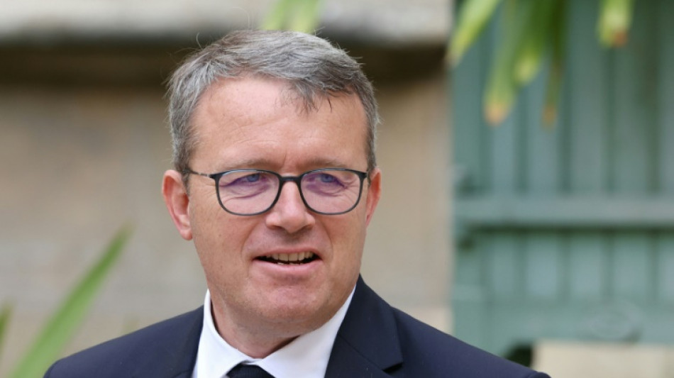 Ferroviaire: le financement du plan &agrave; 100 milliards d'euros est "fragile", selon le ministre aux Transports
