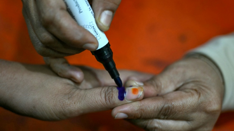 L&eacute;gislatives au Bangladesh: les favoris exhortent la population &agrave; voter en masse