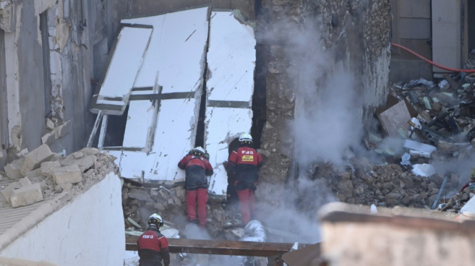 Immeuble effondr&eacute; &agrave; Marseille: deux personnes encore recherch&eacute;es, plainte contre X d&eacute;pos&eacute;e