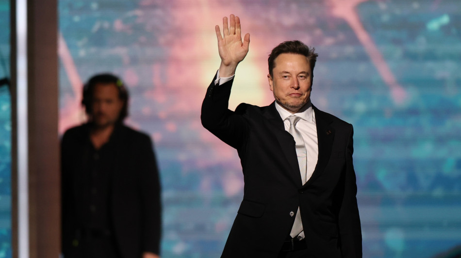 Musk su X, '&egrave; il momento di fondare un nuovo partito?'
