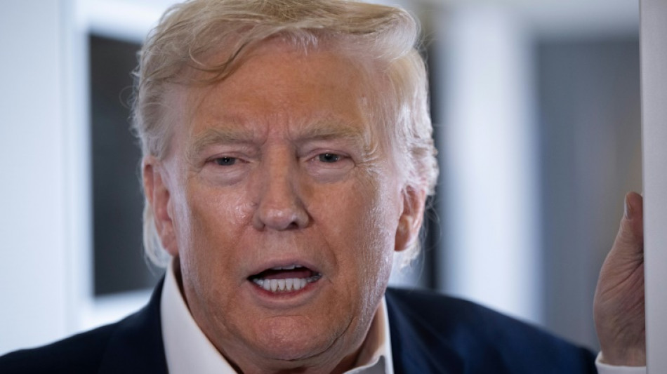 Trump dice que se enfad&oacute; con Epstein porque se llevaba al personal de su spa