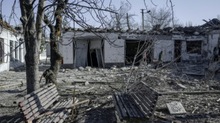 Face &agrave; l'invasion russe, la population de Mykola&iuml;v mobilise des moyens de fortune