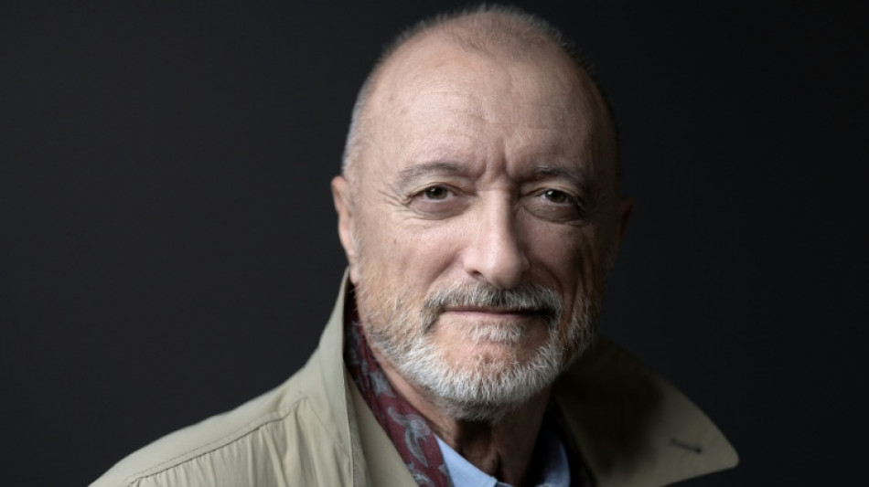 Arturo P&eacute;rez-Reverte, o escritor que sempre se lembra das guerras que cobriu