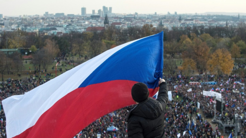 A Prague, des milliers de Tch&egrave;ques manifestent contre Andrej Babis