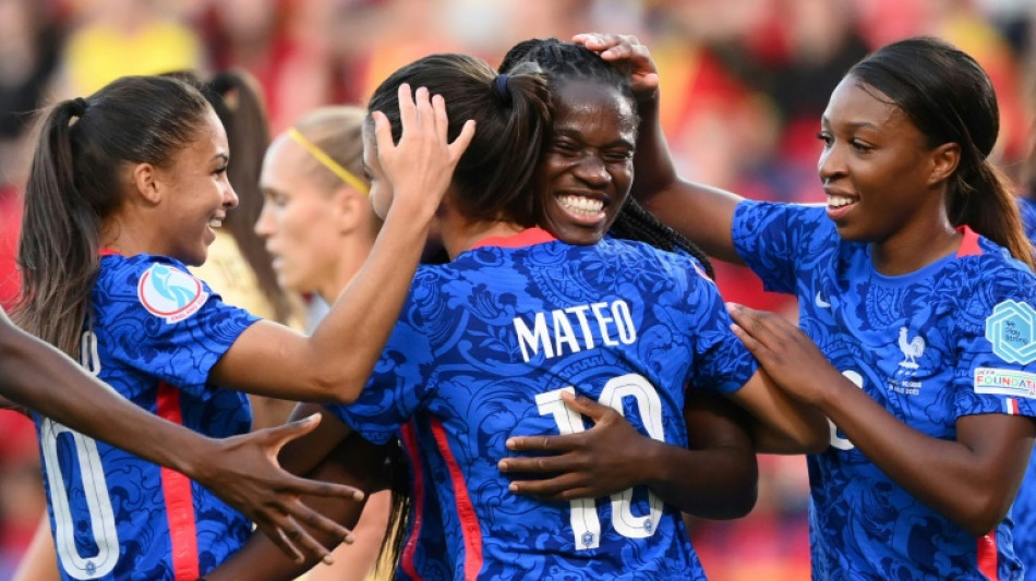 Francia pasa a cuartos de la Eurocopa femenina como l&iacute;der de grupo