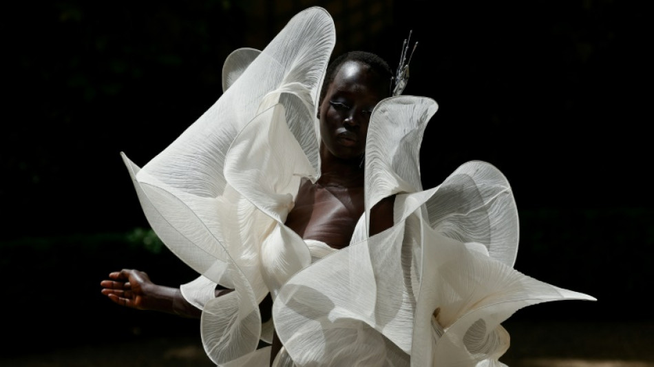 Place au raffinement avec le retour de la haute couture &agrave; Paris