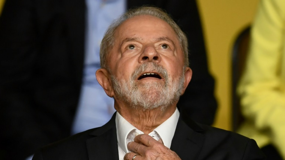 Lula est&aacute; 'neurologicamente perfeito' ap&oacute;s cirurgia na cabe&ccedil;a