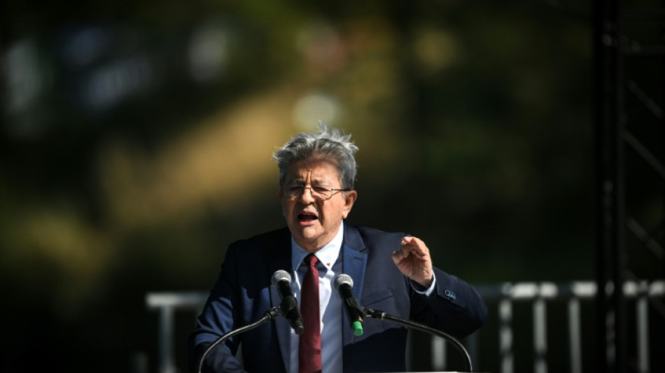 Pr&eacute;sidentielle: M&eacute;lenchon colore sa rentr&eacute;e en vert en proposant la "conscription &eacute;cologique"