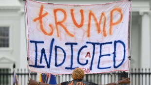 Trump se encuentra con sus bases tras acusaci&oacute;n explosiva en la justicia de EEUU
