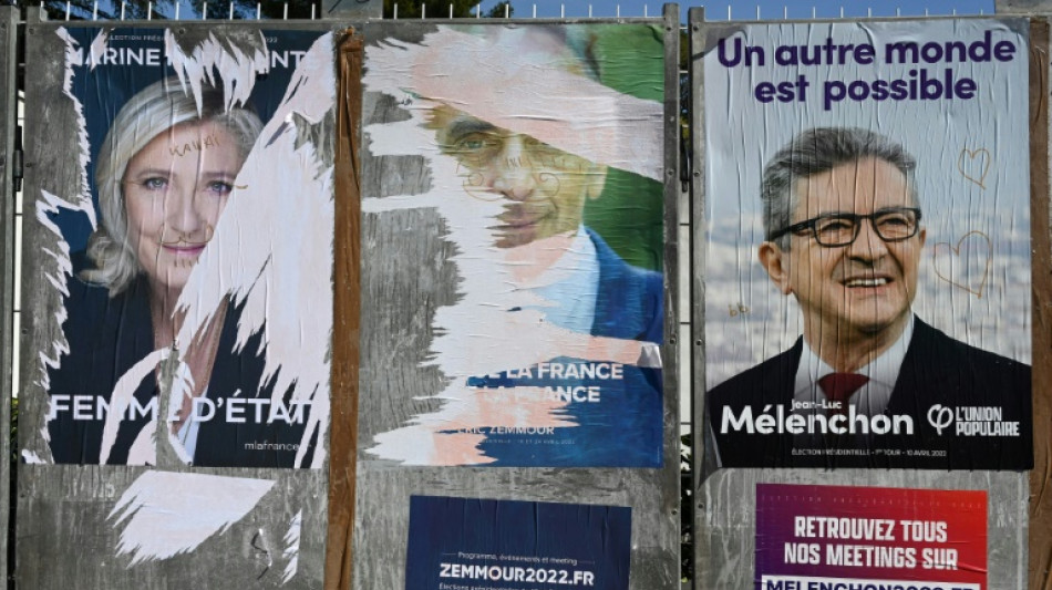 Sprint final dans la pr&eacute;sidentielle: apr&egrave;s Macron, M&eacute;lenchon et P&eacute;cresse en meeting