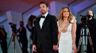 Jennifer Lopez pede div&oacute;rcio de Ben Affleck, diz imprensa