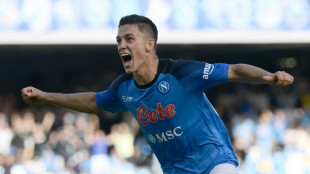 Raspadori strikes late against Spezia to fire Napoli top