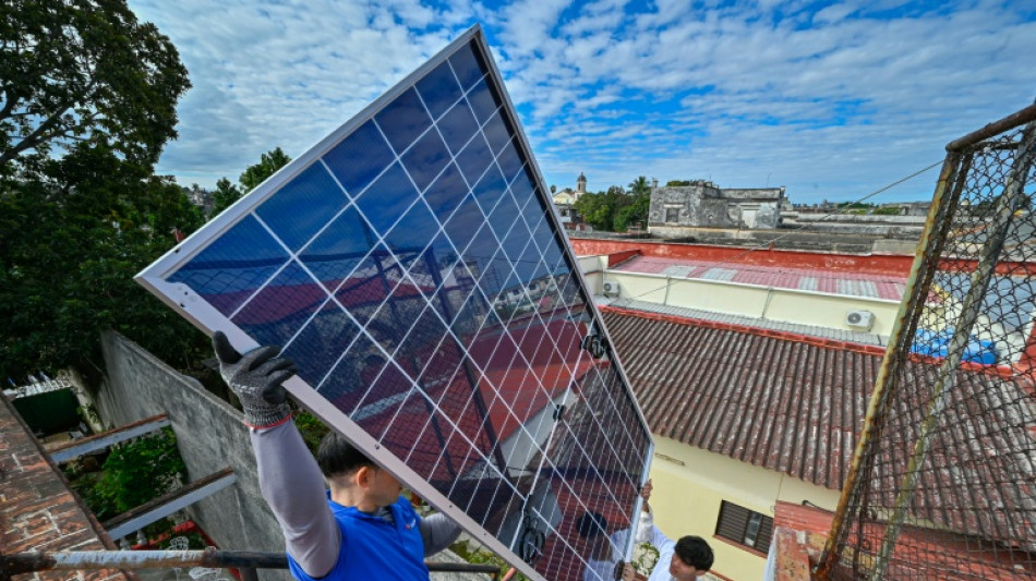 A Cuba, charbon de bois et panneaux solaires pour affronter la crise &eacute;nerg&eacute;tique