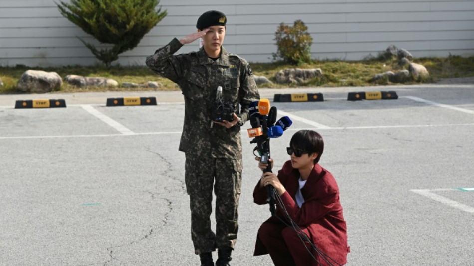 J-Hope, vocalista do BTS, encerra o servi&ccedil;o militar na Coreia do Sul