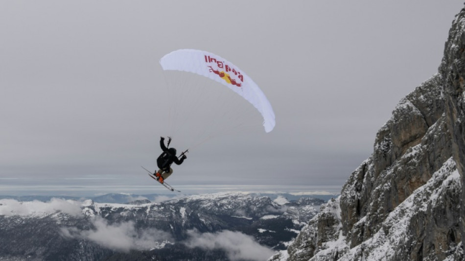 Sports extr&ecirc;mes: Fred Fugen en chute libre &agrave; 6500 m avec des skis